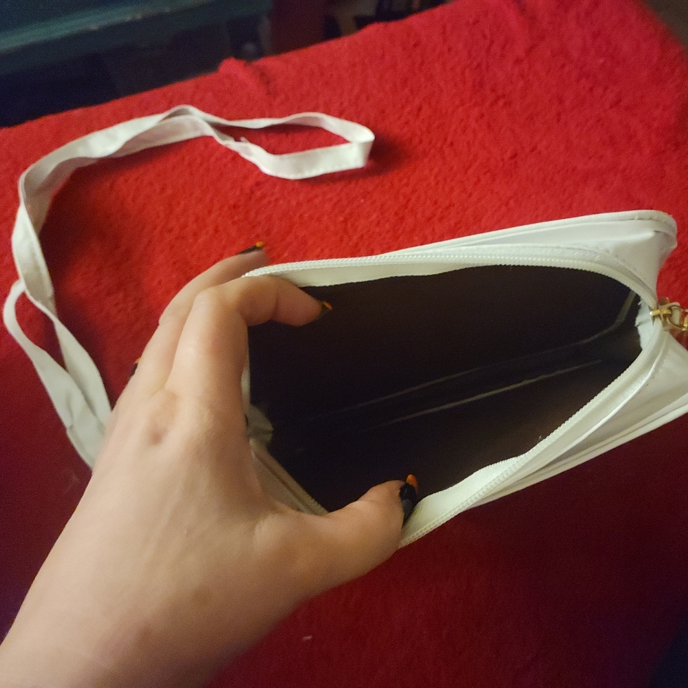 Purse - Picture 2 of 2